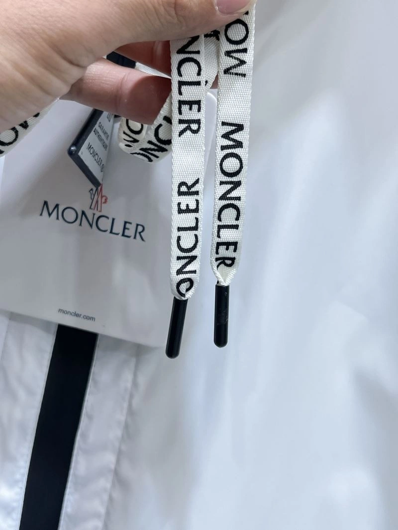 Moncler Outwear Soft 140218