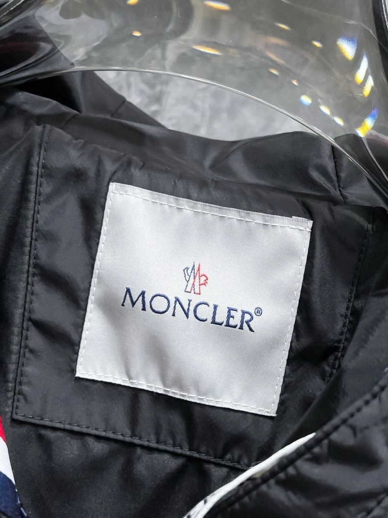 Moncler Outwear EyeCatching 140204