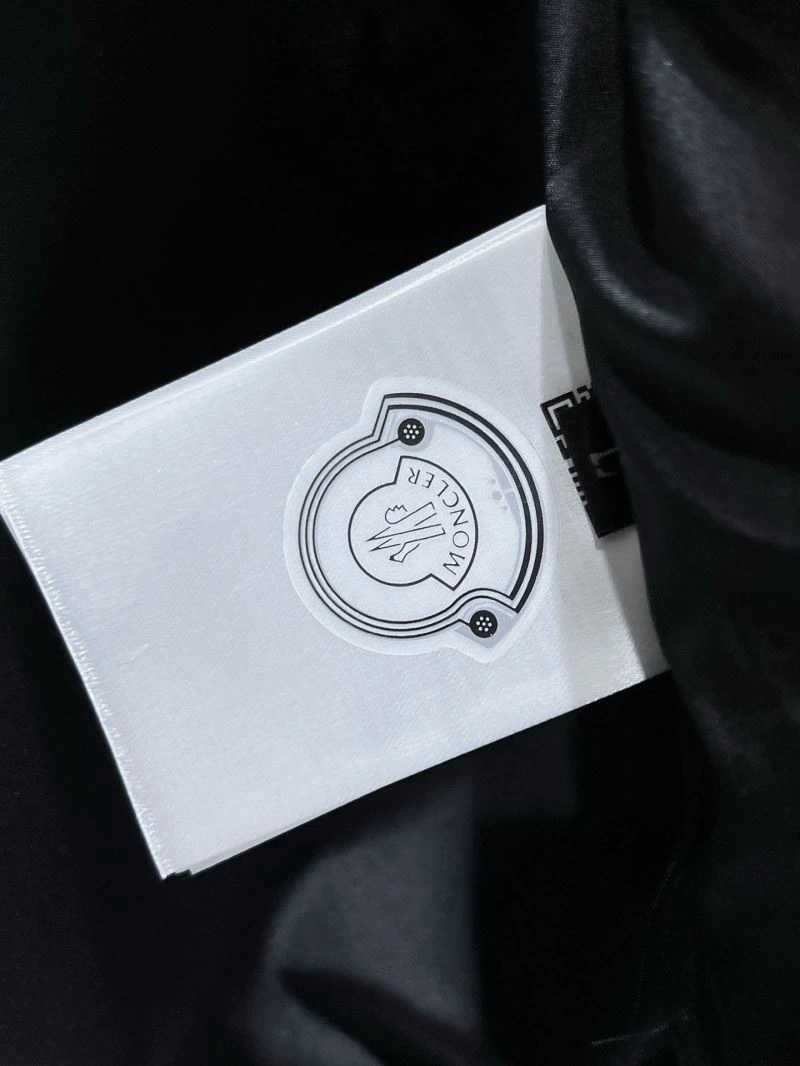 Moncler Outwear EyeCatching 140204