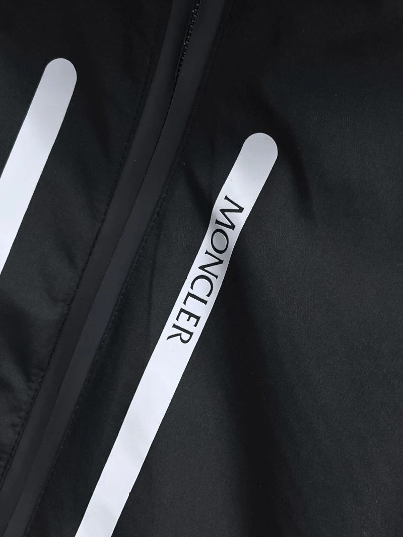 Moncler Outwear EyeCatching 140212