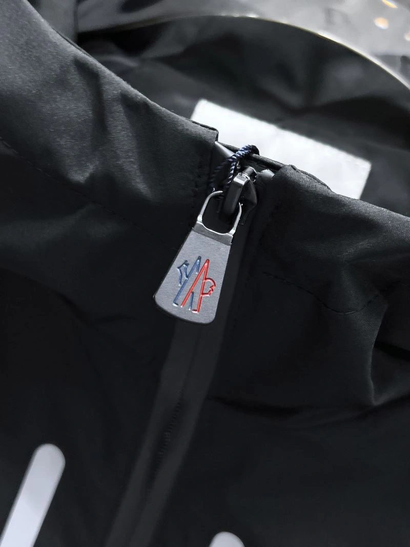Moncler Outwear EyeCatching 140212