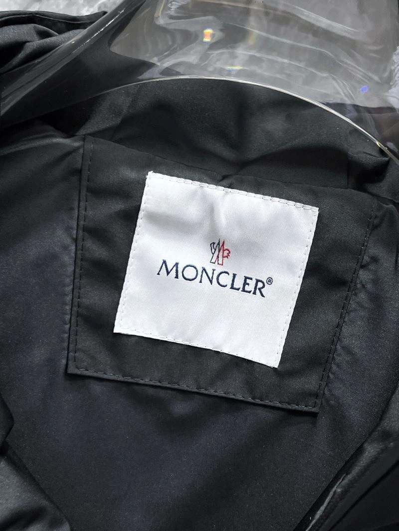 Moncler Outwear EyeCatching 140212