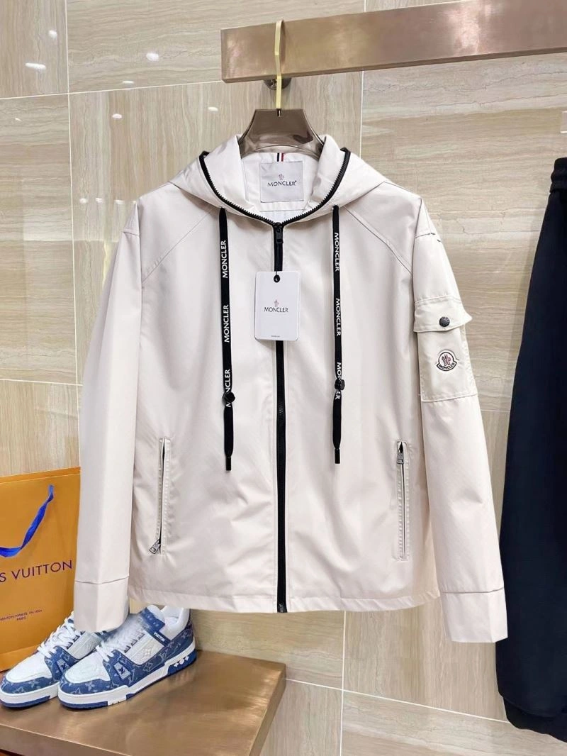 Moncler Outwear Sophisticated 140214