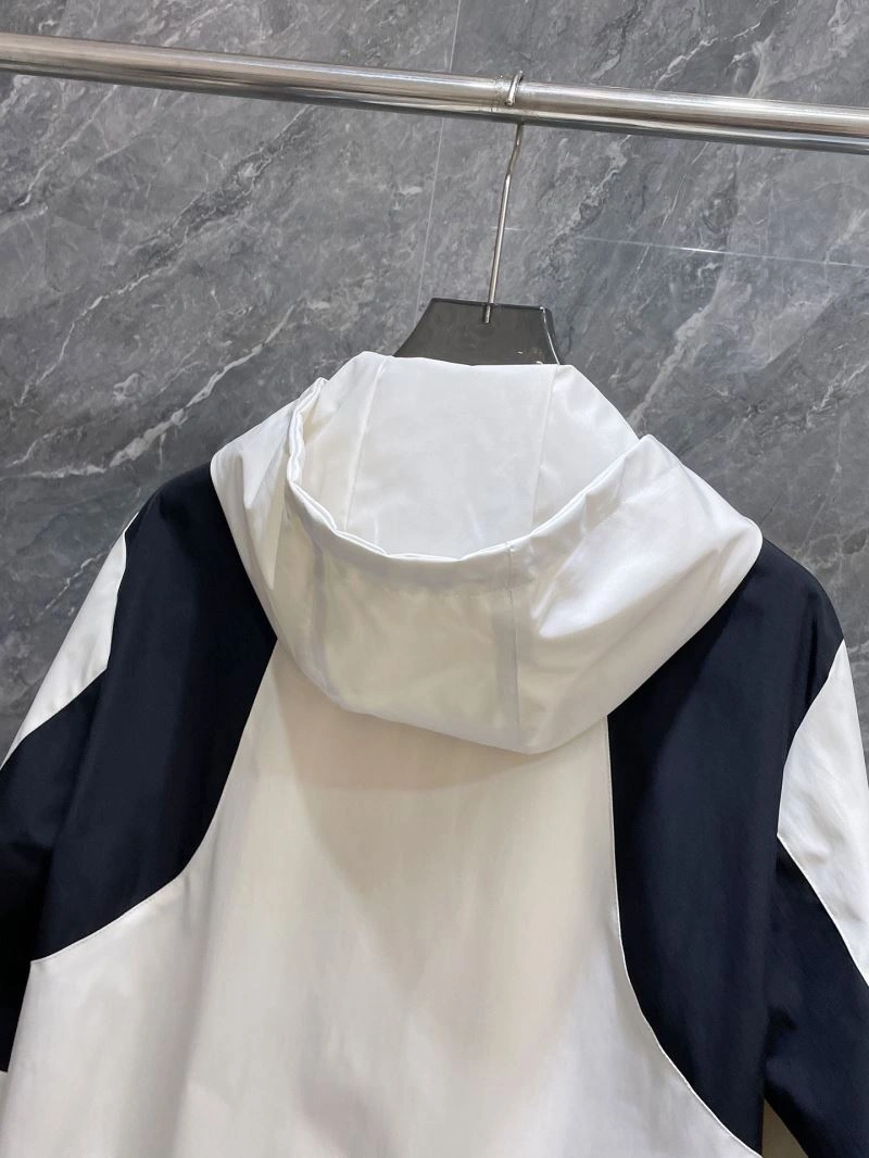 Unique Moncler Outwear 140215