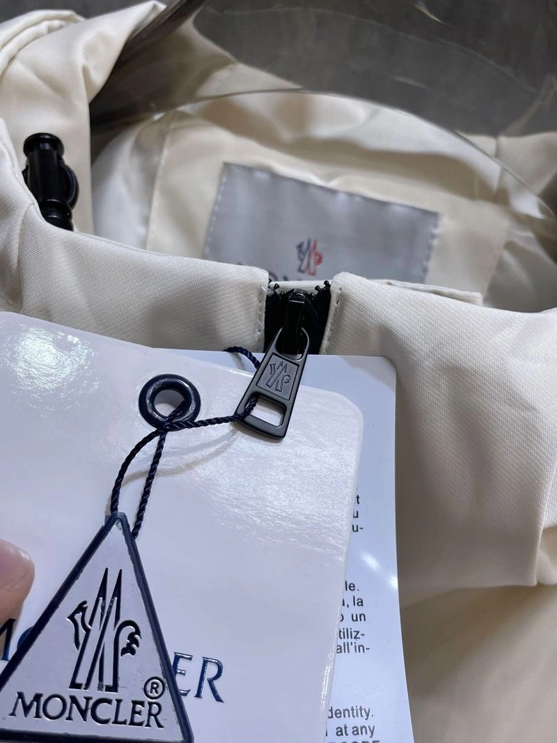 Unique Moncler Outwear 140215