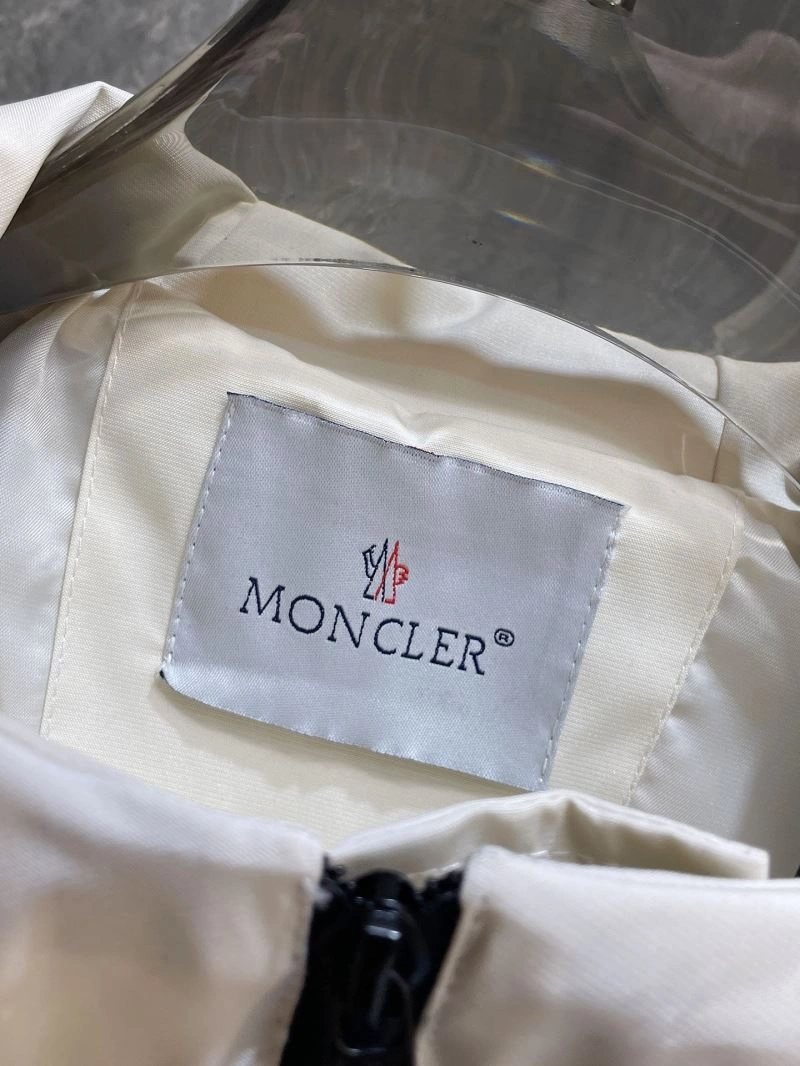 Unique Moncler Outwear 140215