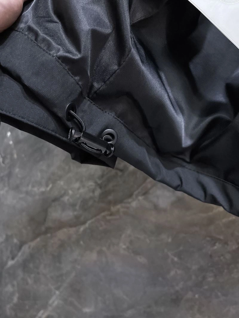 Functional Moncler Outwear 140201