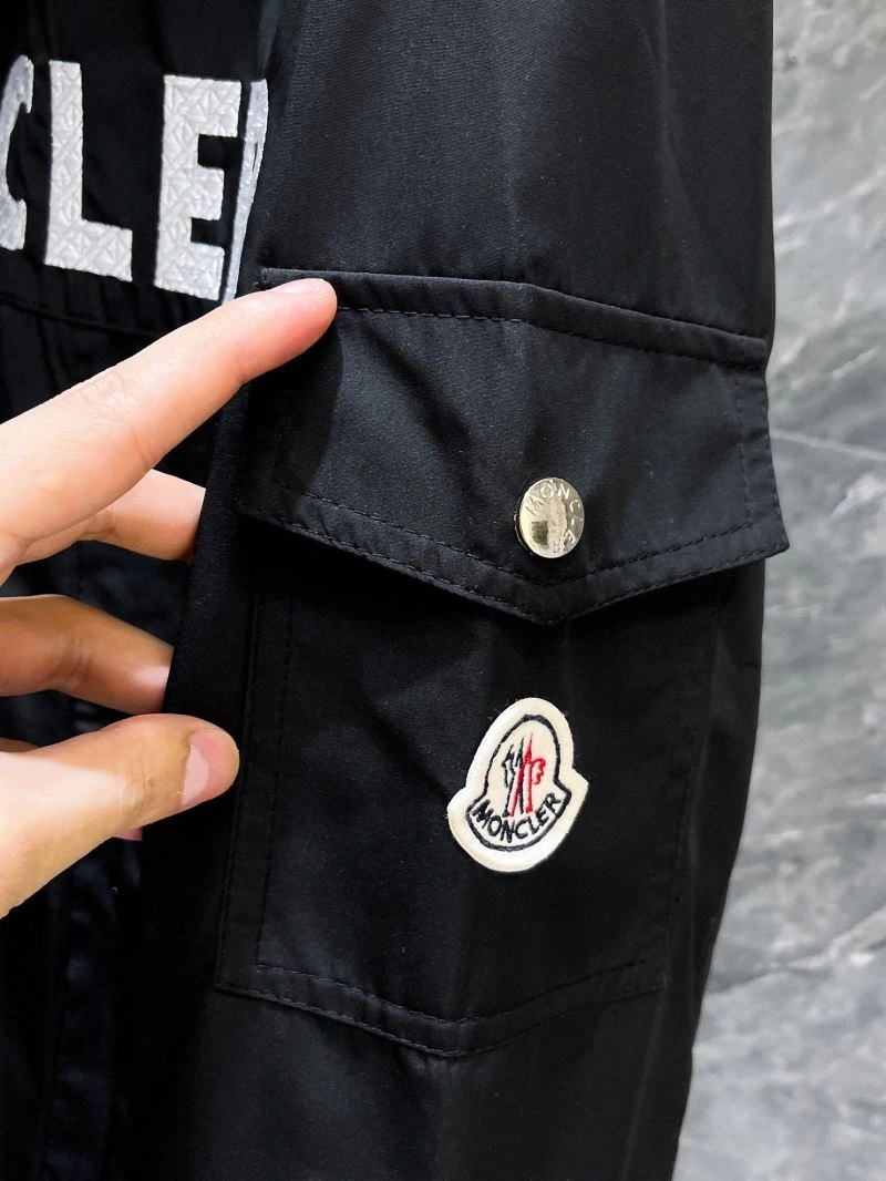 Compact Moncler Outwear 140200