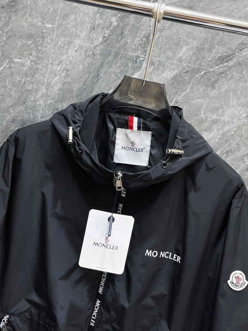 Moncler Outwear Minimalist 140206