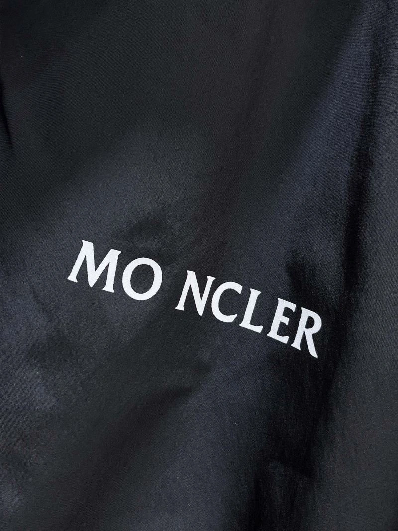 Moncler Outwear Minimalist 140206
