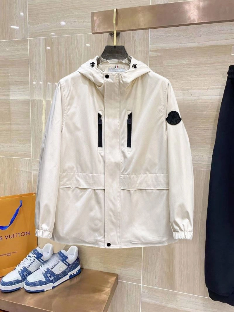 Snug Moncler Outwear 140199