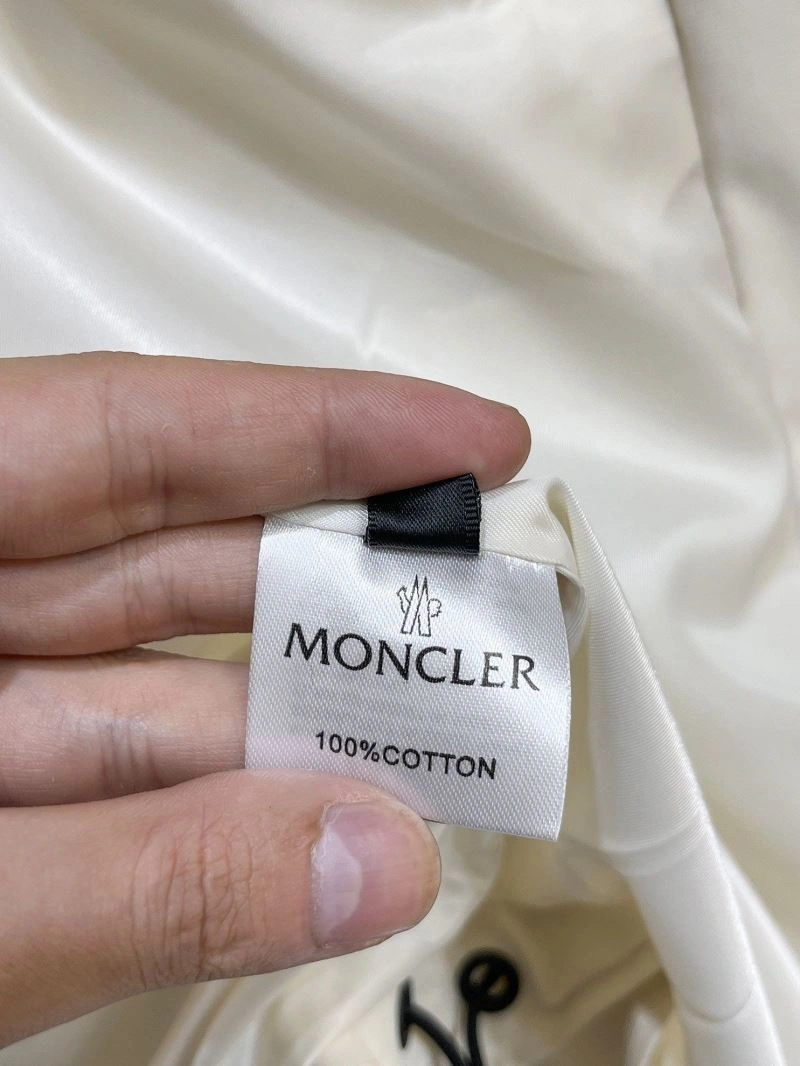 Snug Moncler Outwear 140199