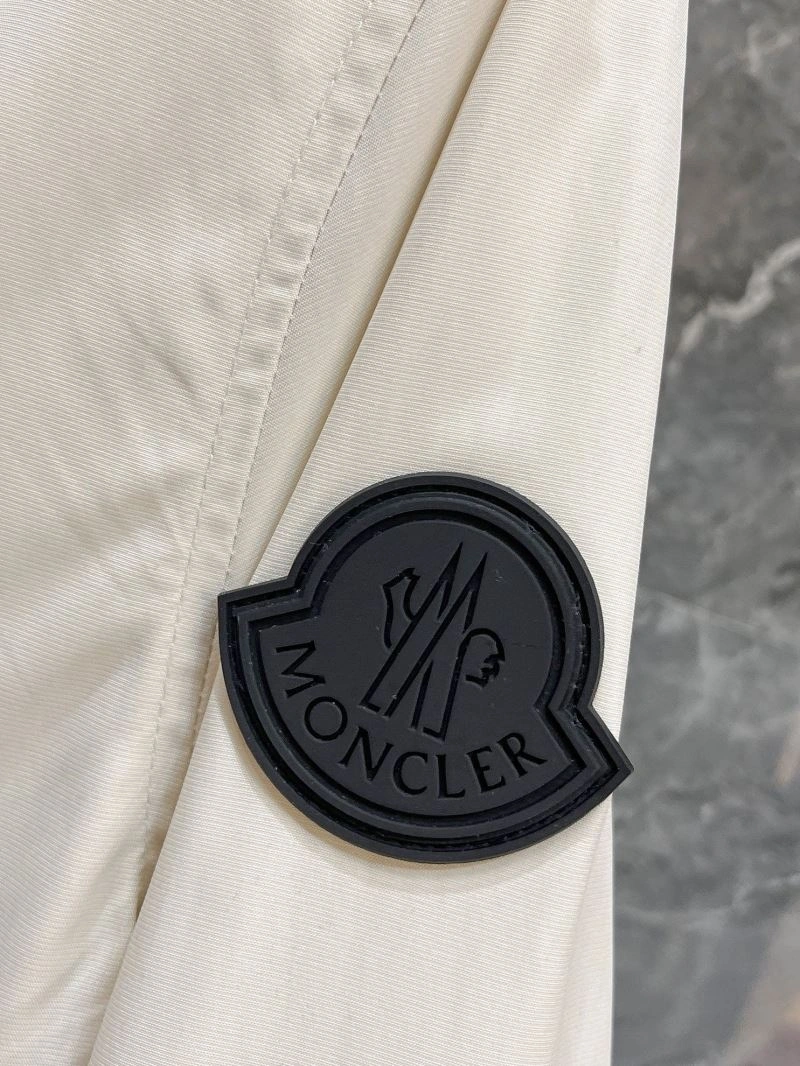 Snug Moncler Outwear 140199