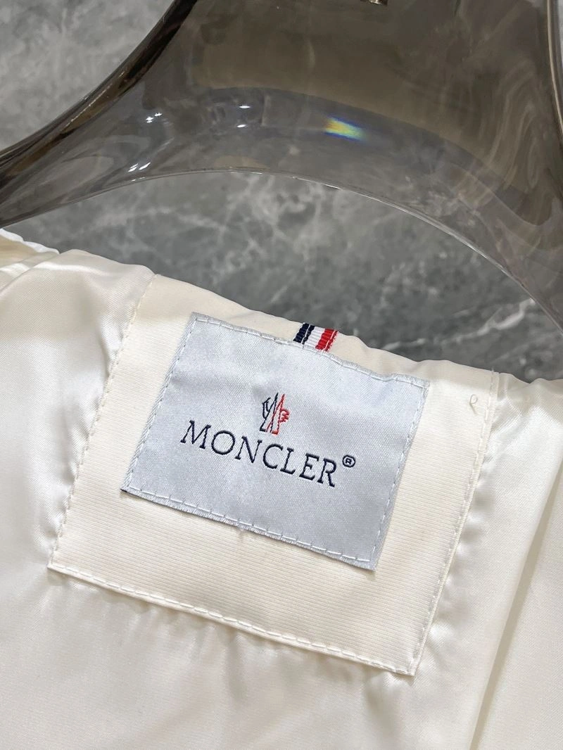 Snug Moncler Outwear 140199