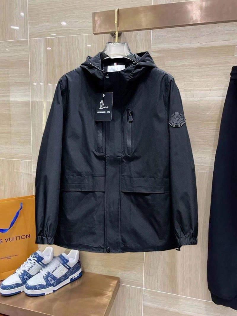 Unique Moncler Outwear 140191