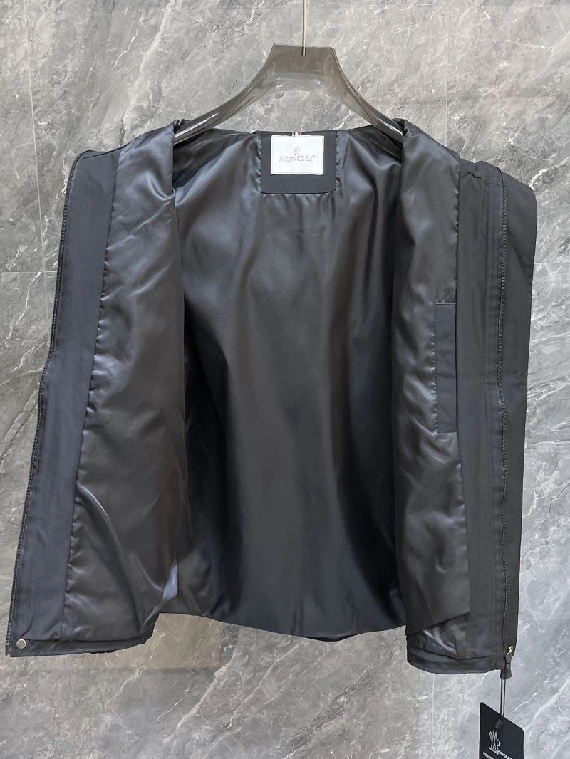 Unique Moncler Outwear 140191