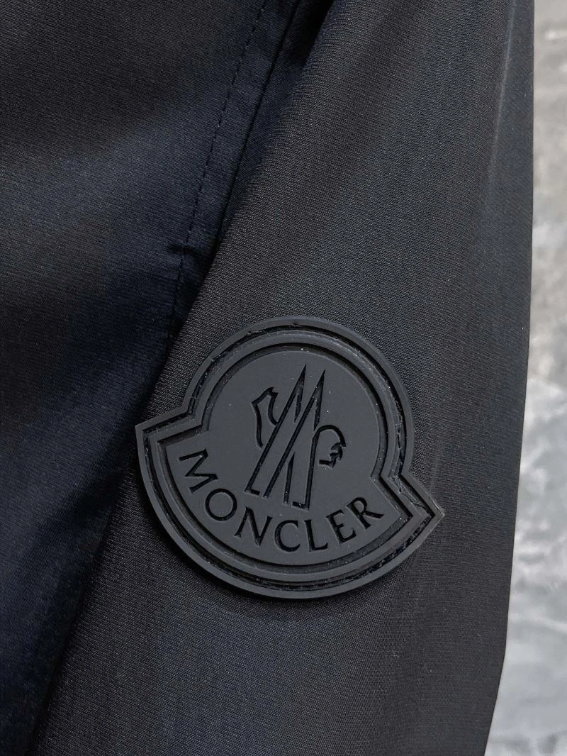 Unique Moncler Outwear 140191