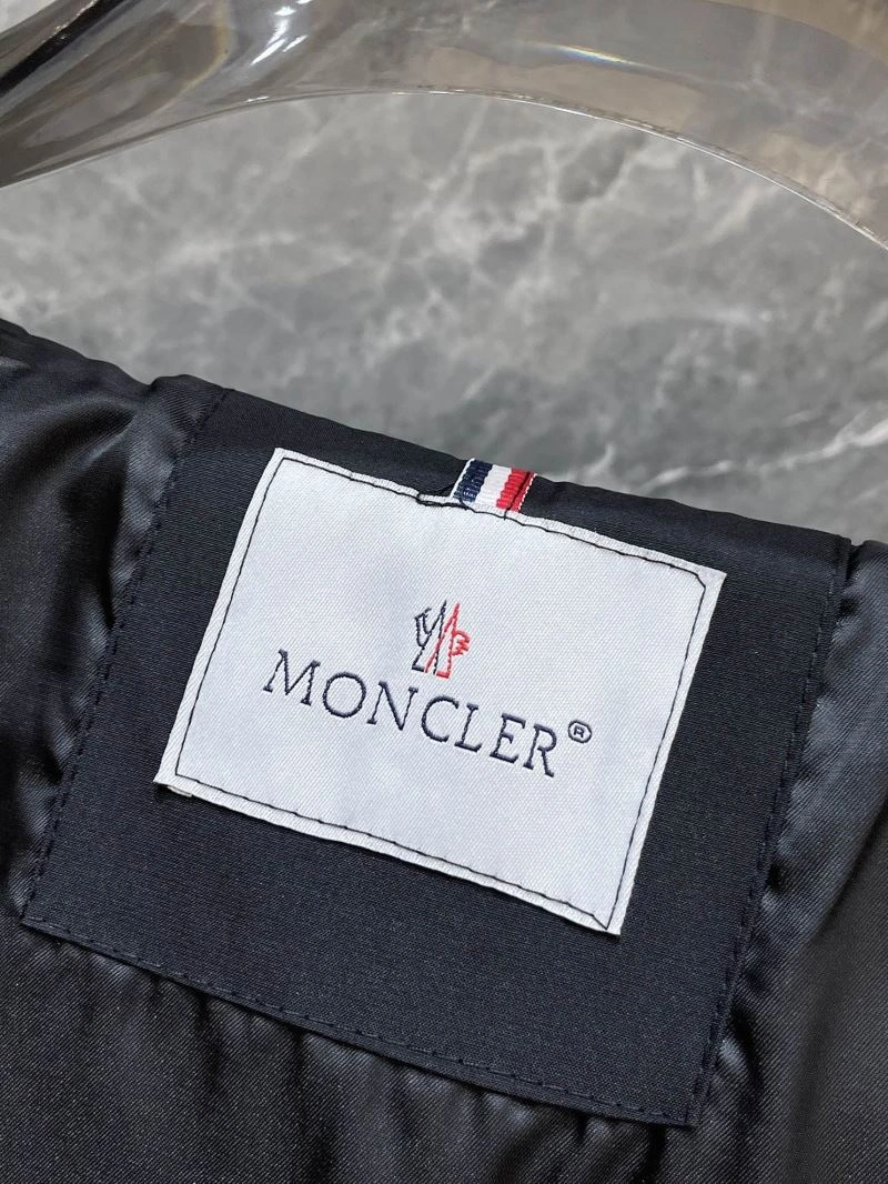 Unique Moncler Outwear 140191