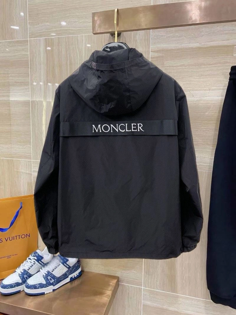 Moncler Outwear Practical 140190