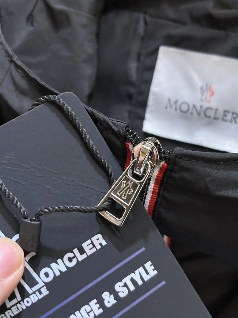 Moncler Outwear Practical 140190