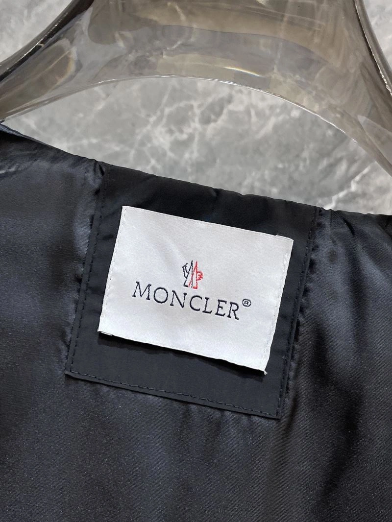 Moncler Outwear Practical 140190
