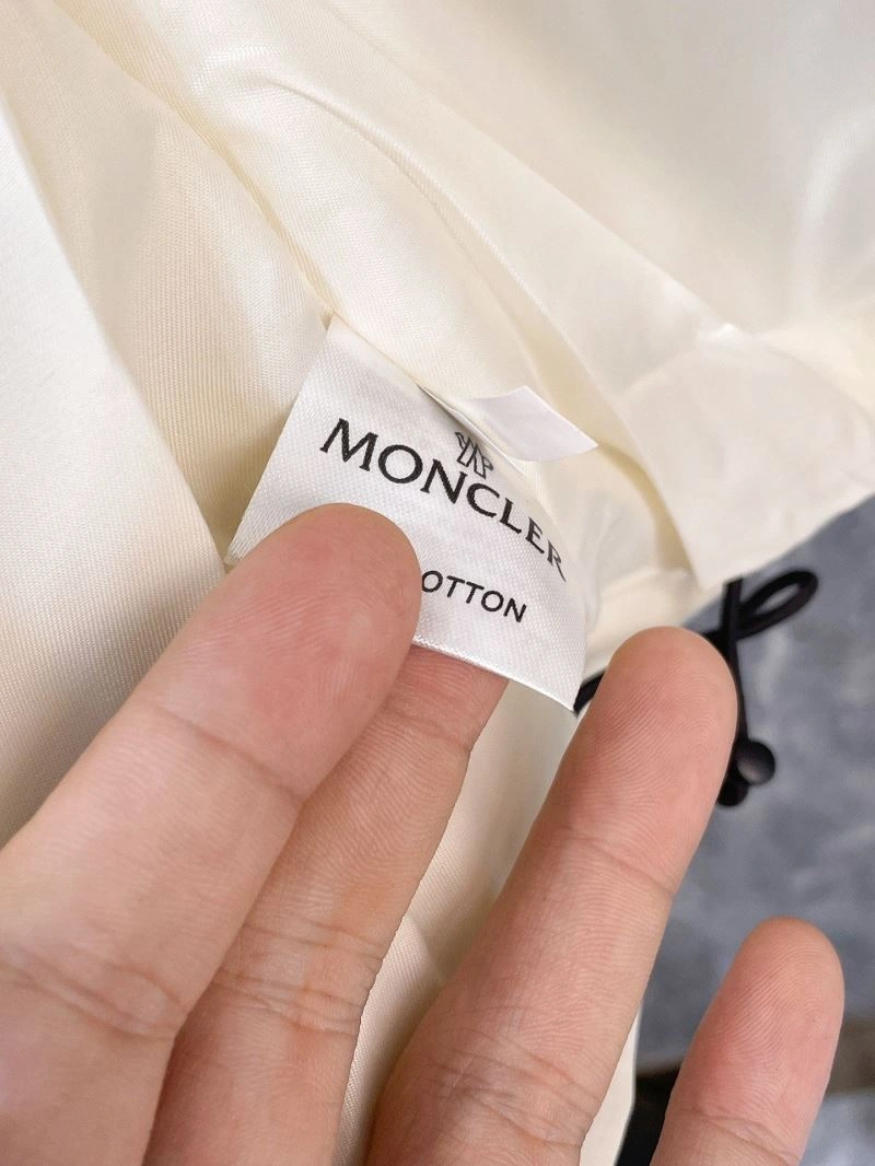 Moncler Outwear Bright 140192