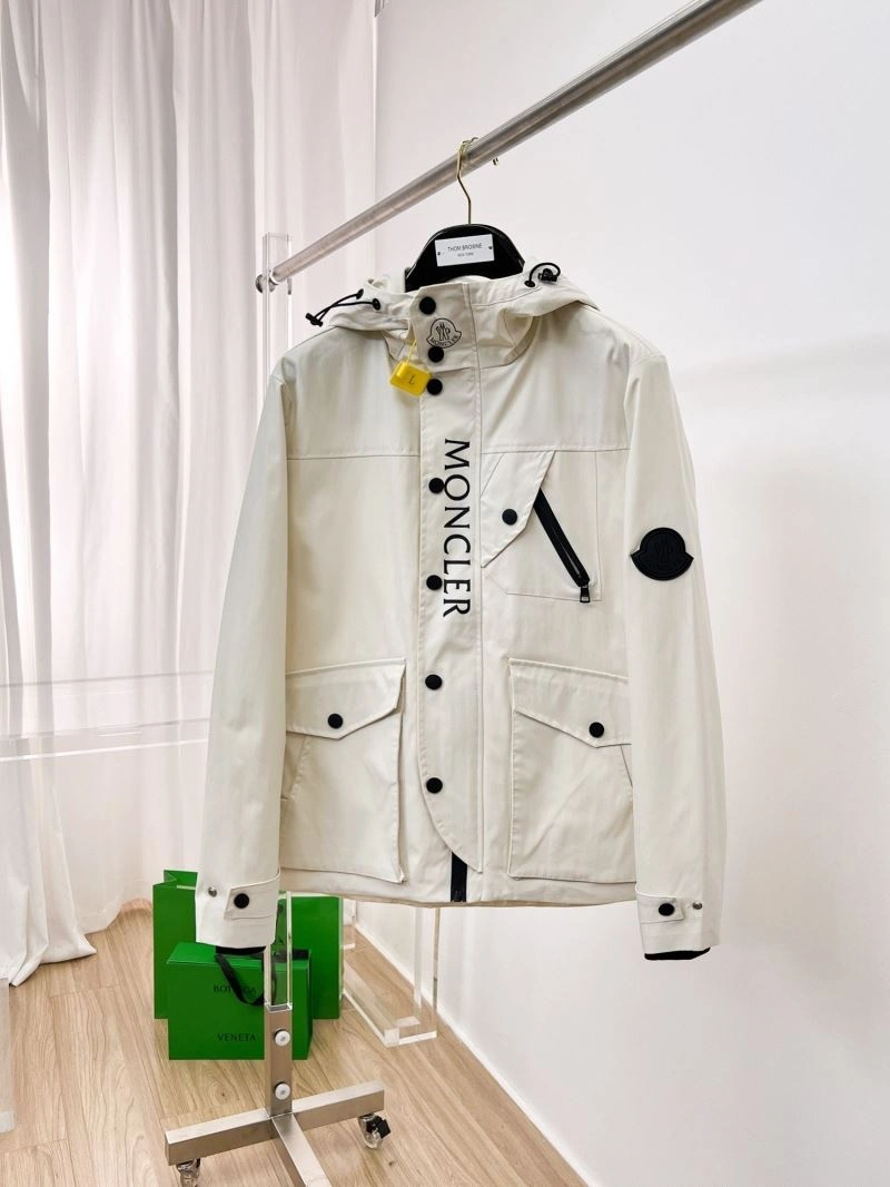 Moncler Outwear BestValue 140182