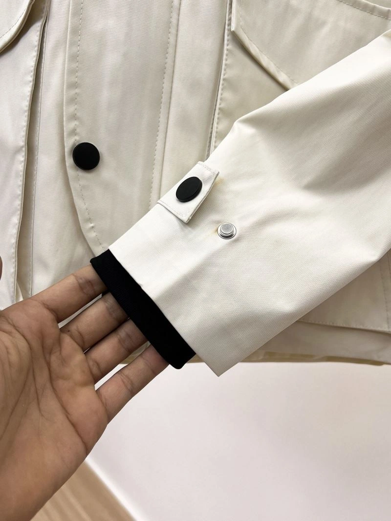 Moncler Outwear BestValue 140182