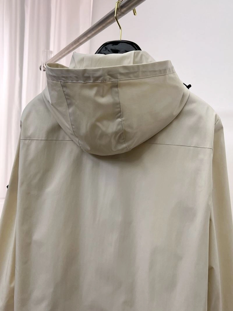 Moncler Outwear BestValue 140182