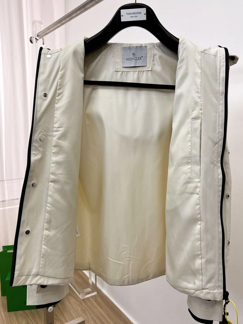 Moncler Outwear BestValue 140182