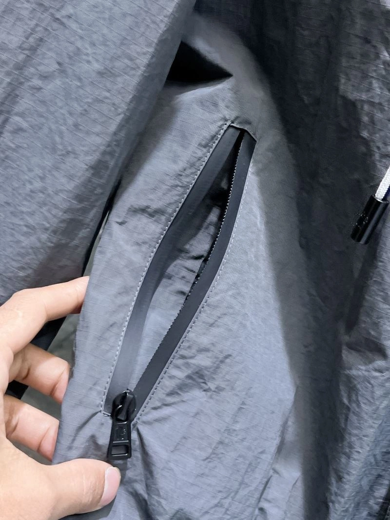 Moncler Outwear Packable 140181