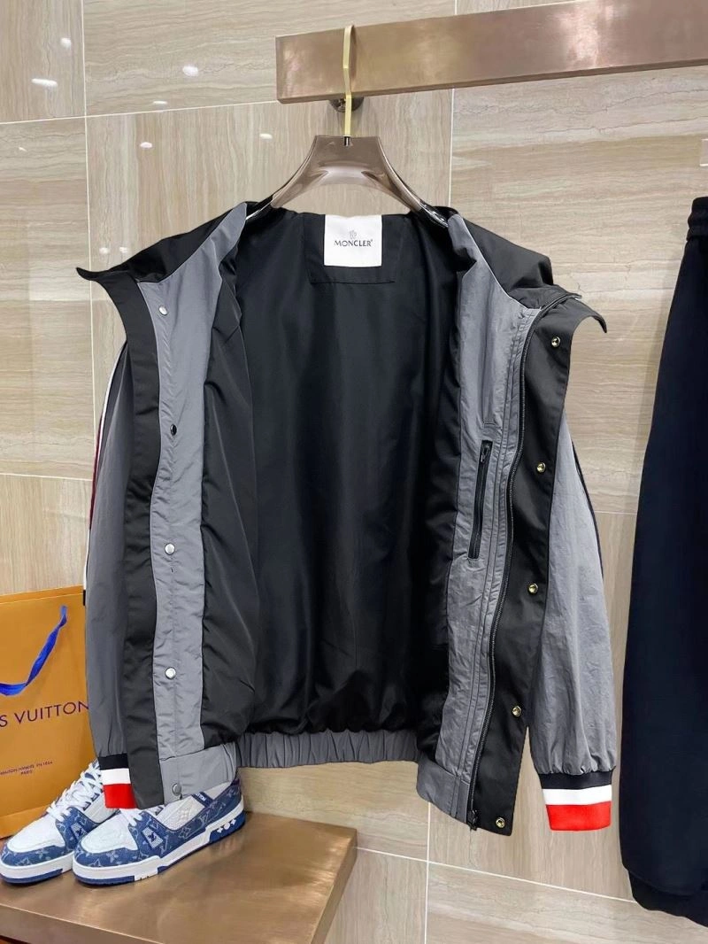 Moncler Outwear Packable 140181