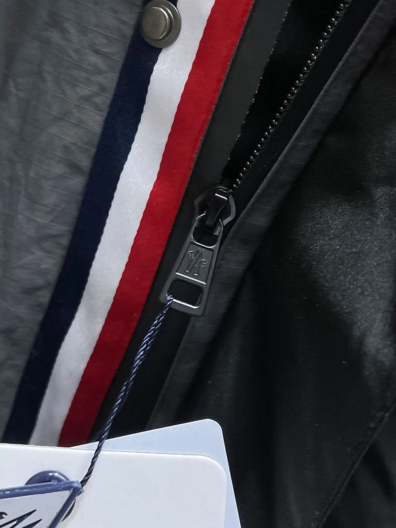 Moncler Outwear Packable 140181