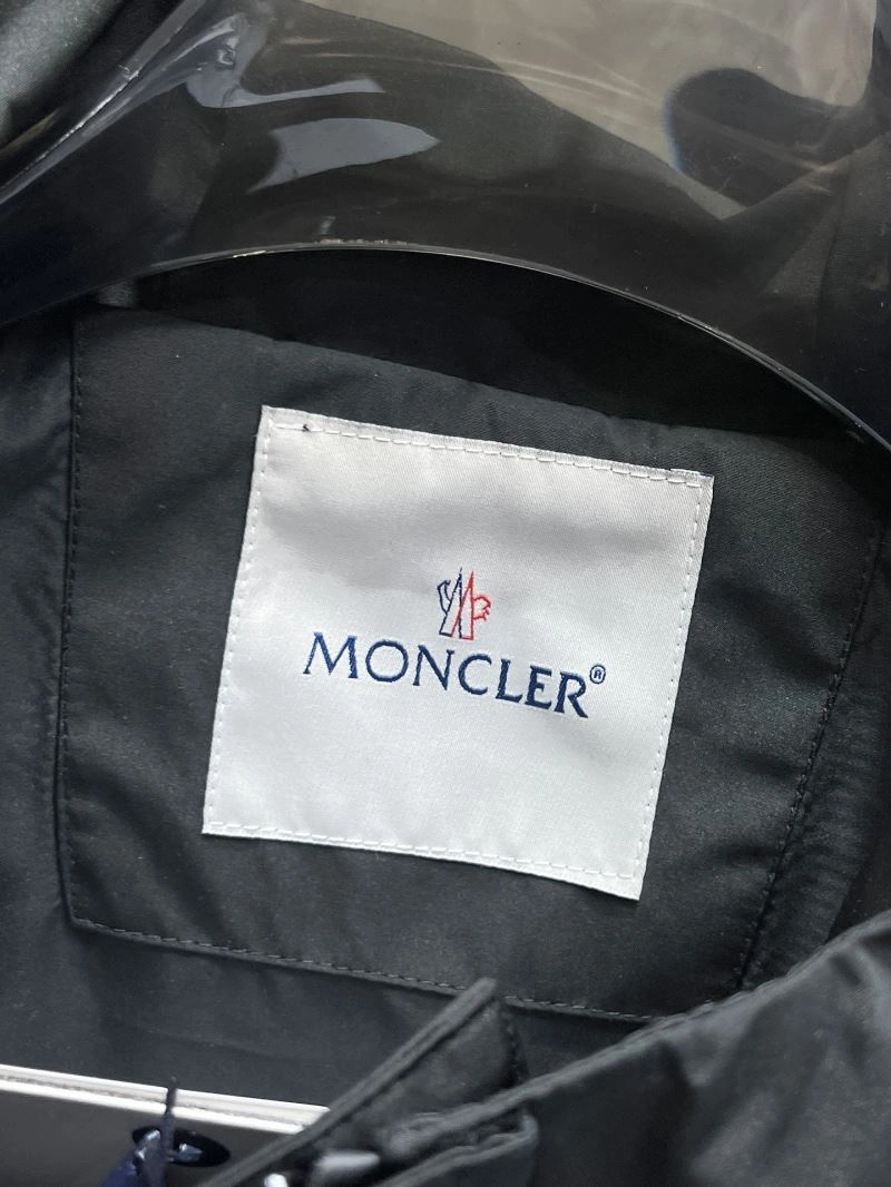 Moncler Outwear Packable 140181
