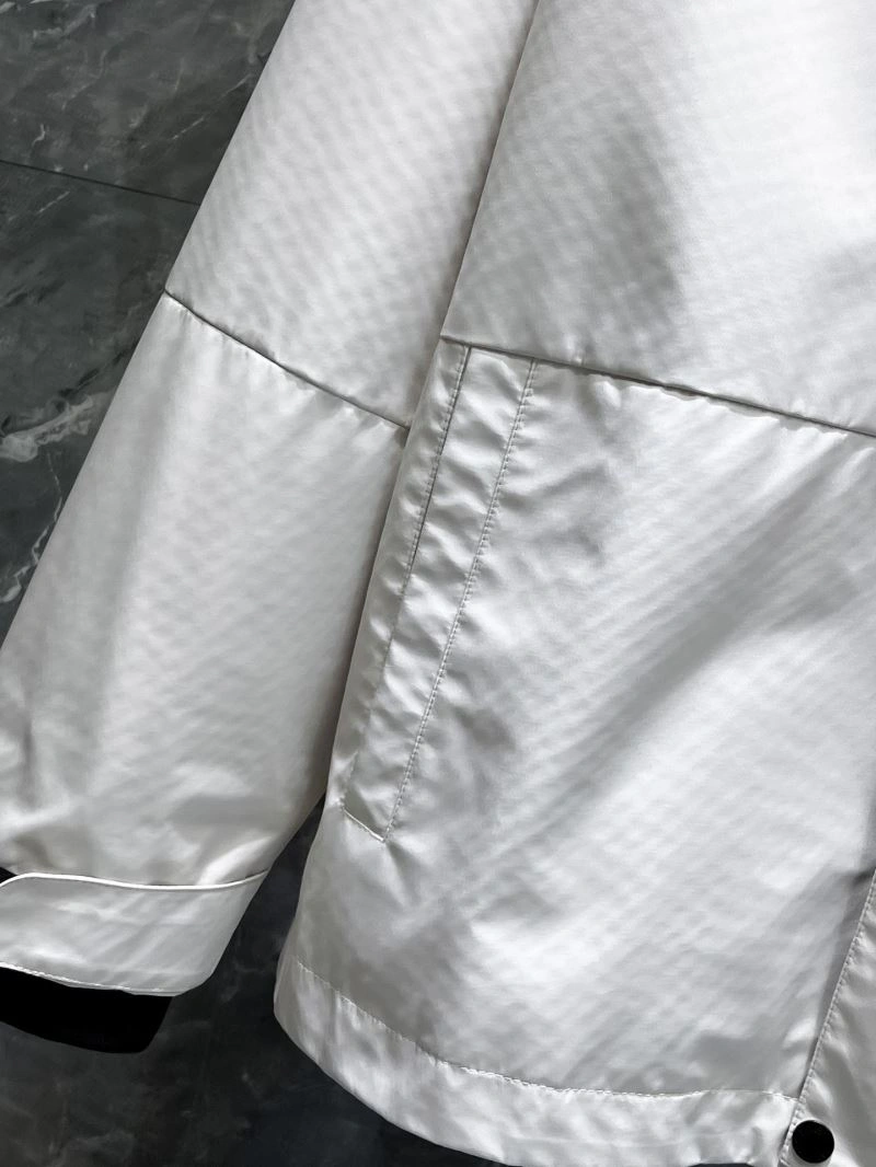 Moncler Outwear OnTrend 140183