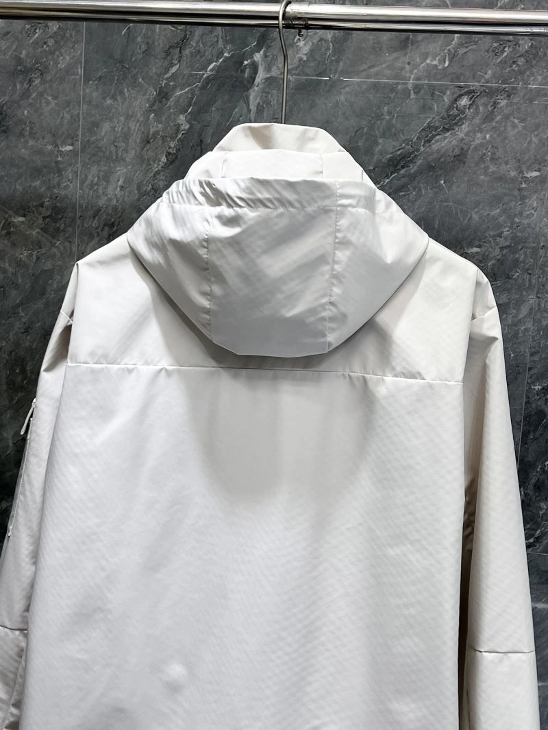 Moncler Outwear OnTrend 140183