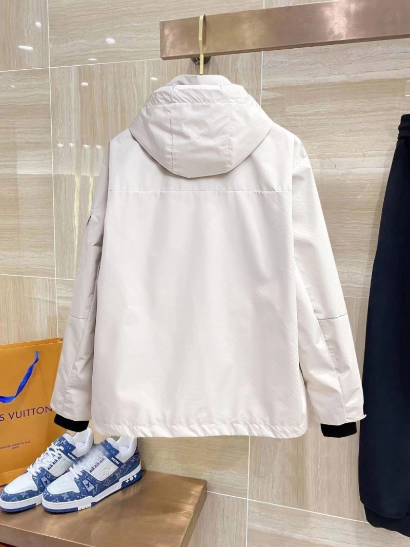 Moncler Outwear OnTrend 140183