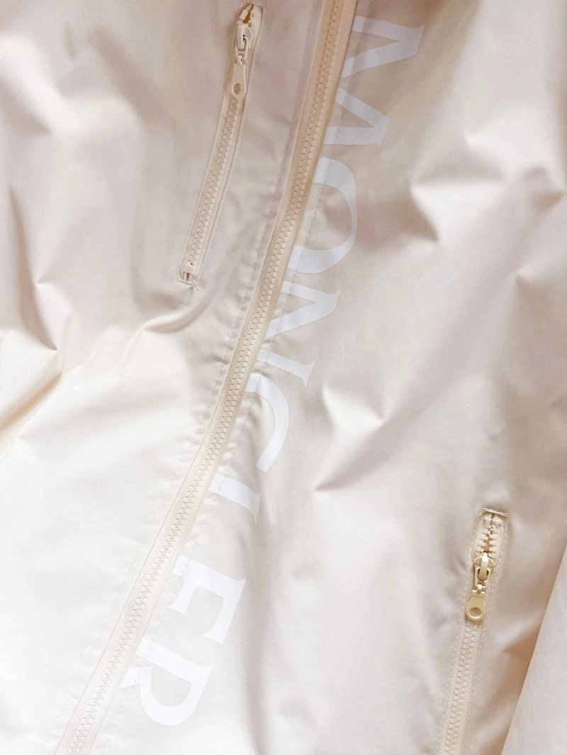 WaterResistant Moncler Outwear 140179