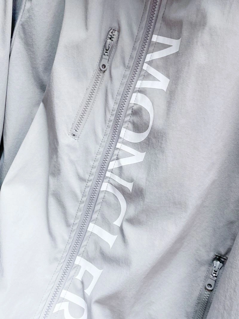 Moncler Outwear Unique 140180