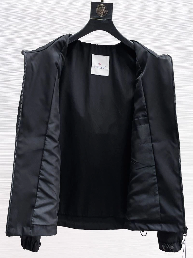 Practical Moncler Outwear 140178