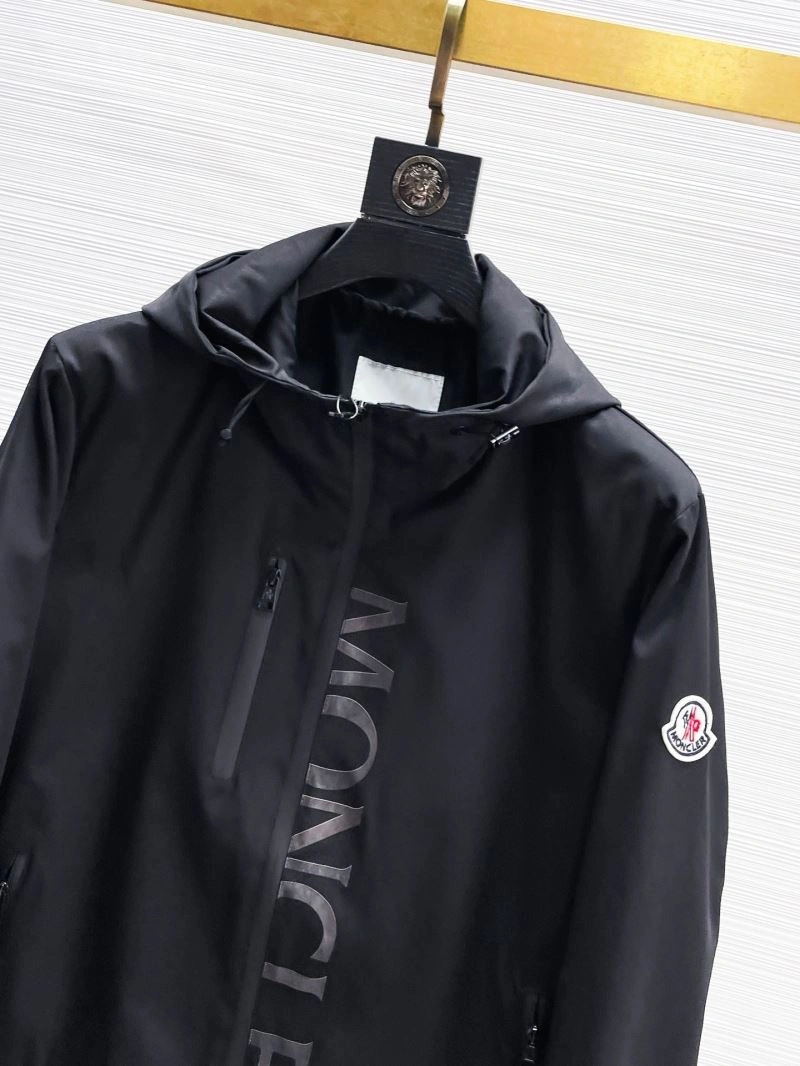 Practical Moncler Outwear 140178