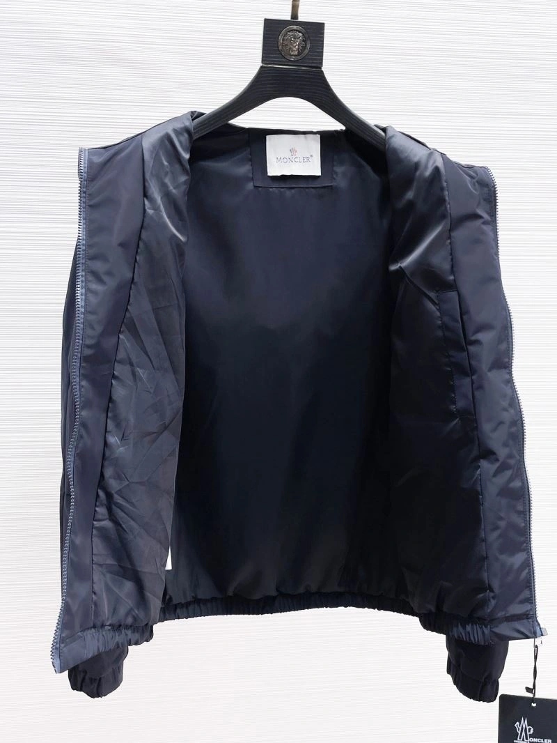 Moncler Outwear Sophisticated 140174
