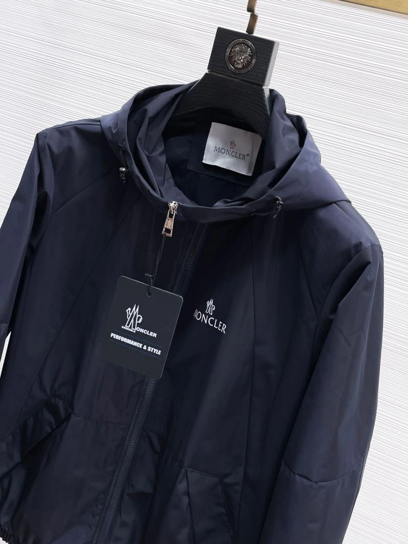 Moncler Outwear Sophisticated 140174