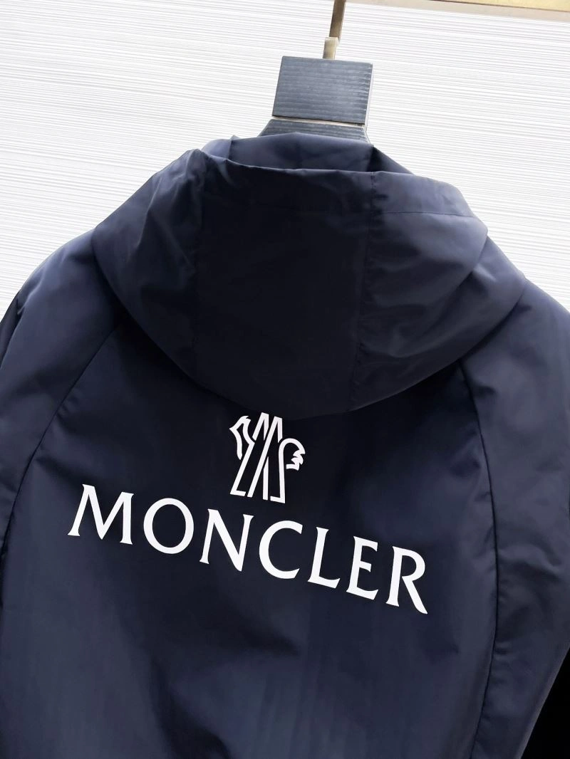 Moncler Outwear Sophisticated 140174