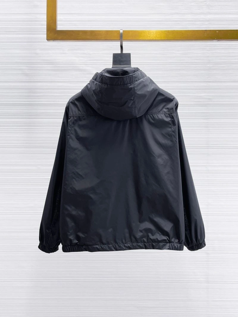 Effortless Moncler Outwear 140173