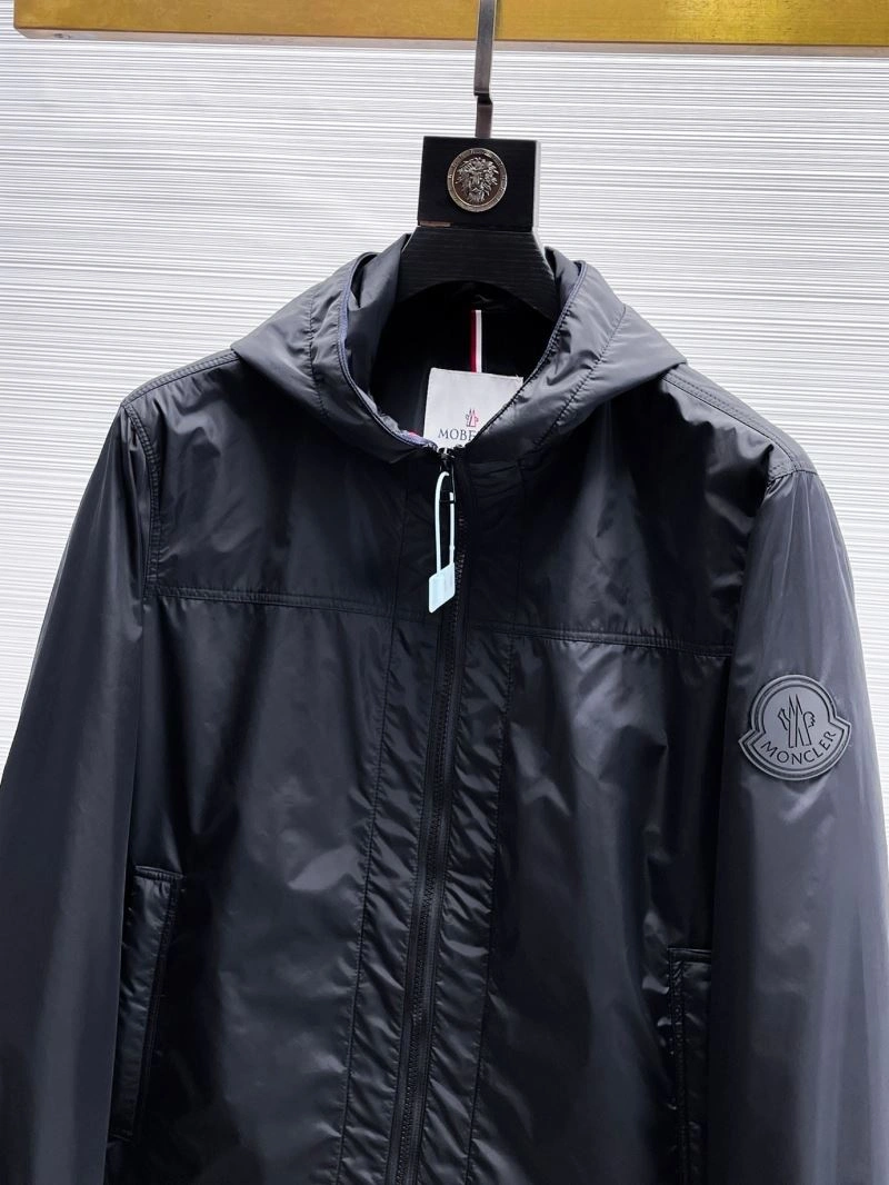 Effortless Moncler Outwear 140173
