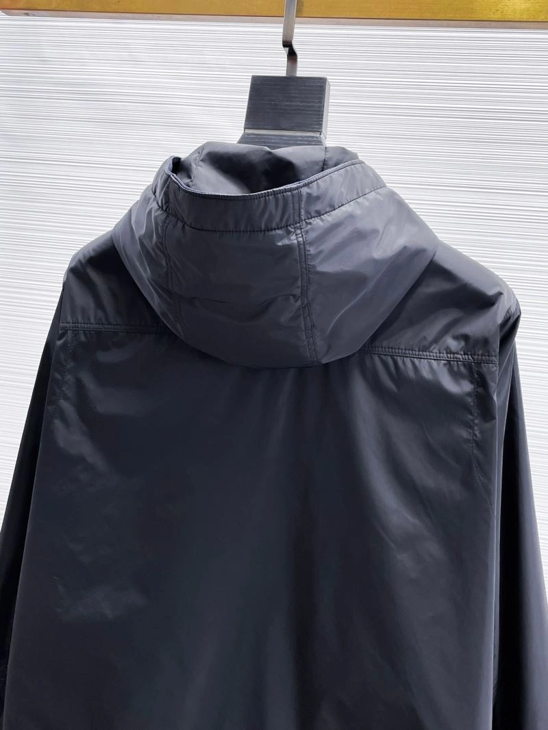 Effortless Moncler Outwear 140173