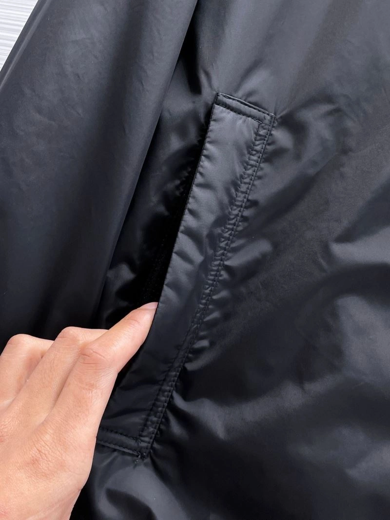 Effortless Moncler Outwear 140173