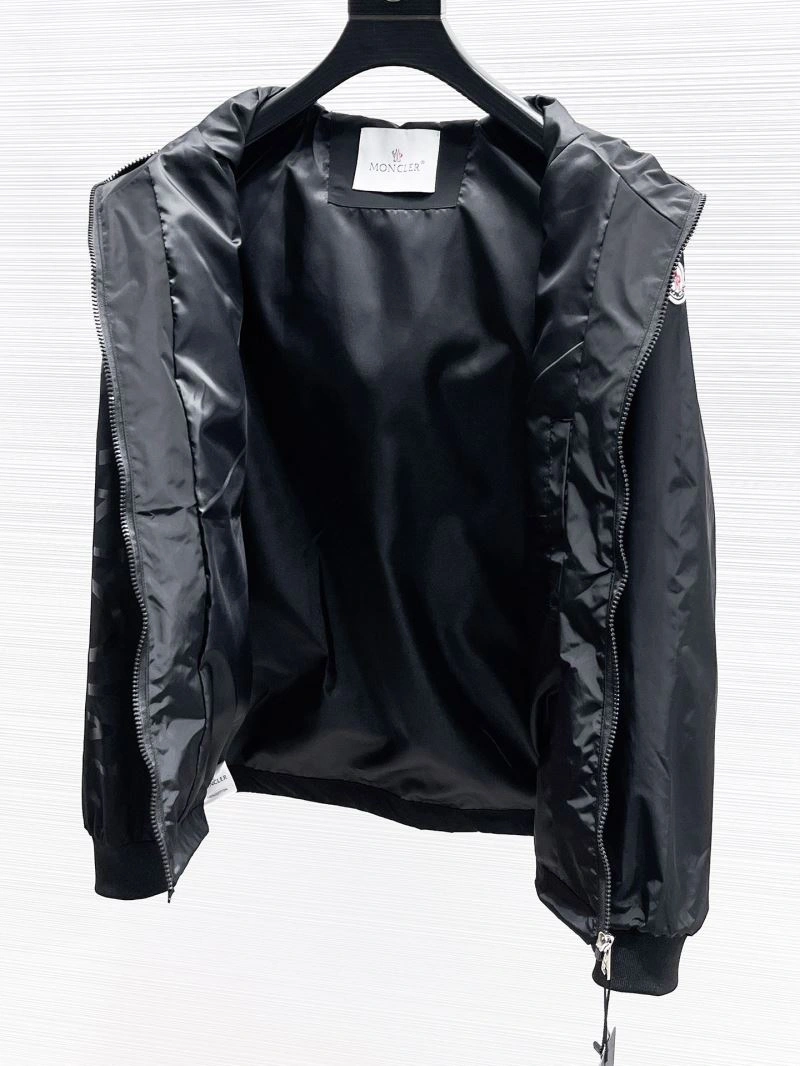 Moncler Outwear EasyCare 140159