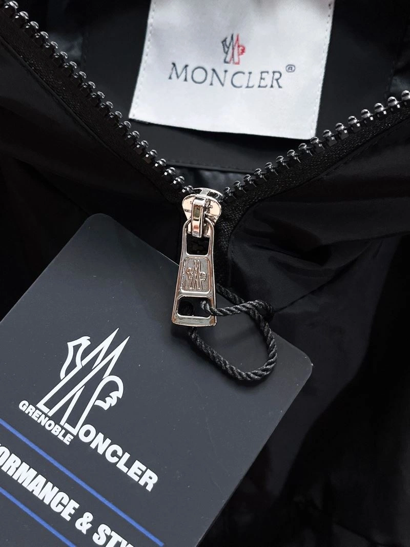 Moncler Outwear EasyCare 140159